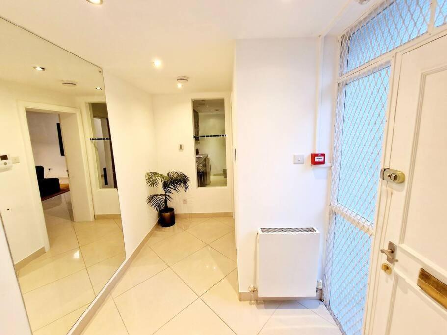 Modern Hyde Park Home With Private Entrance & Private Back Patio Near Bayswater & Paddington Stations London Luaran gambar